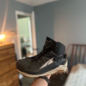 Altra Olympus 5 Hike Mid GTX
